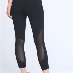 Mesh Panel Capri Compression Legging